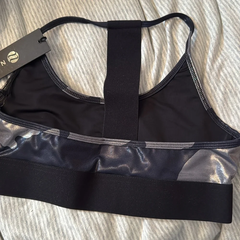 Noli sports bra
Tag on
Size M
BLUE camp/shimmer - Picture 3 of 4